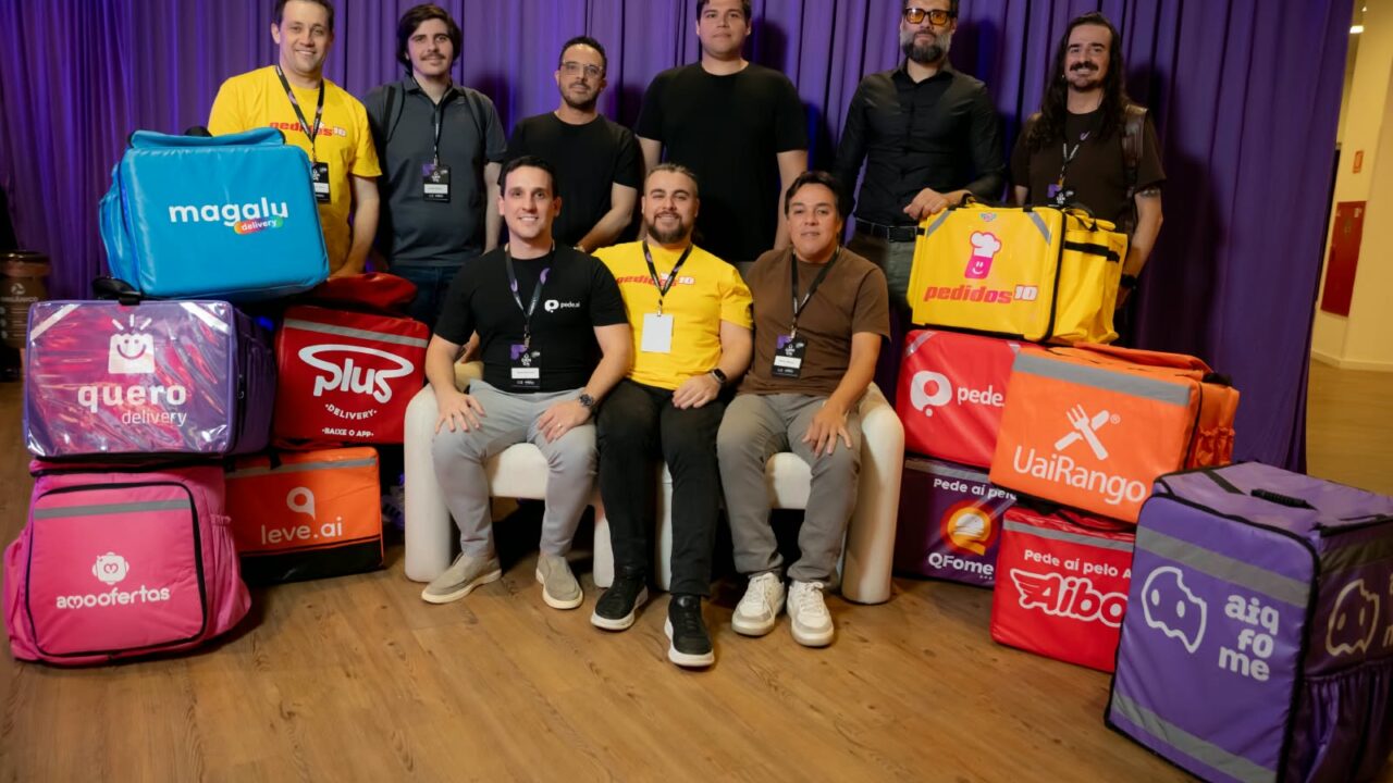 Participantes de coalizão Raiz em evento de lançamento do hub.